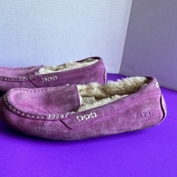 REDUCED!!!   Ugg Pink Ansley Shearling Slippers Moccasins Size 5.5 - Picture 2 of 6